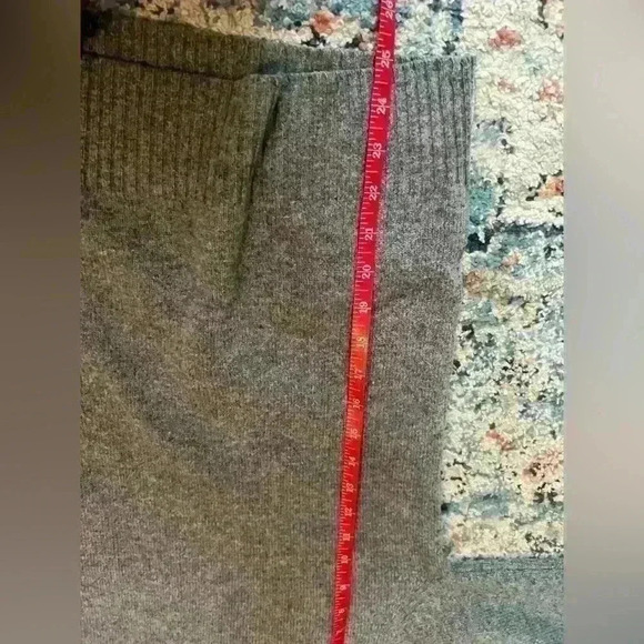 J crew 100% lambs wool gray sweater small - Picture 5 of 5